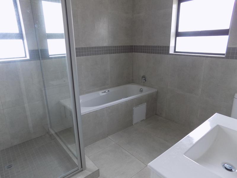 3 Bedroom Property for Sale in Fraaiuitsig Western Cape